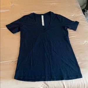 navy lululemon t shirt